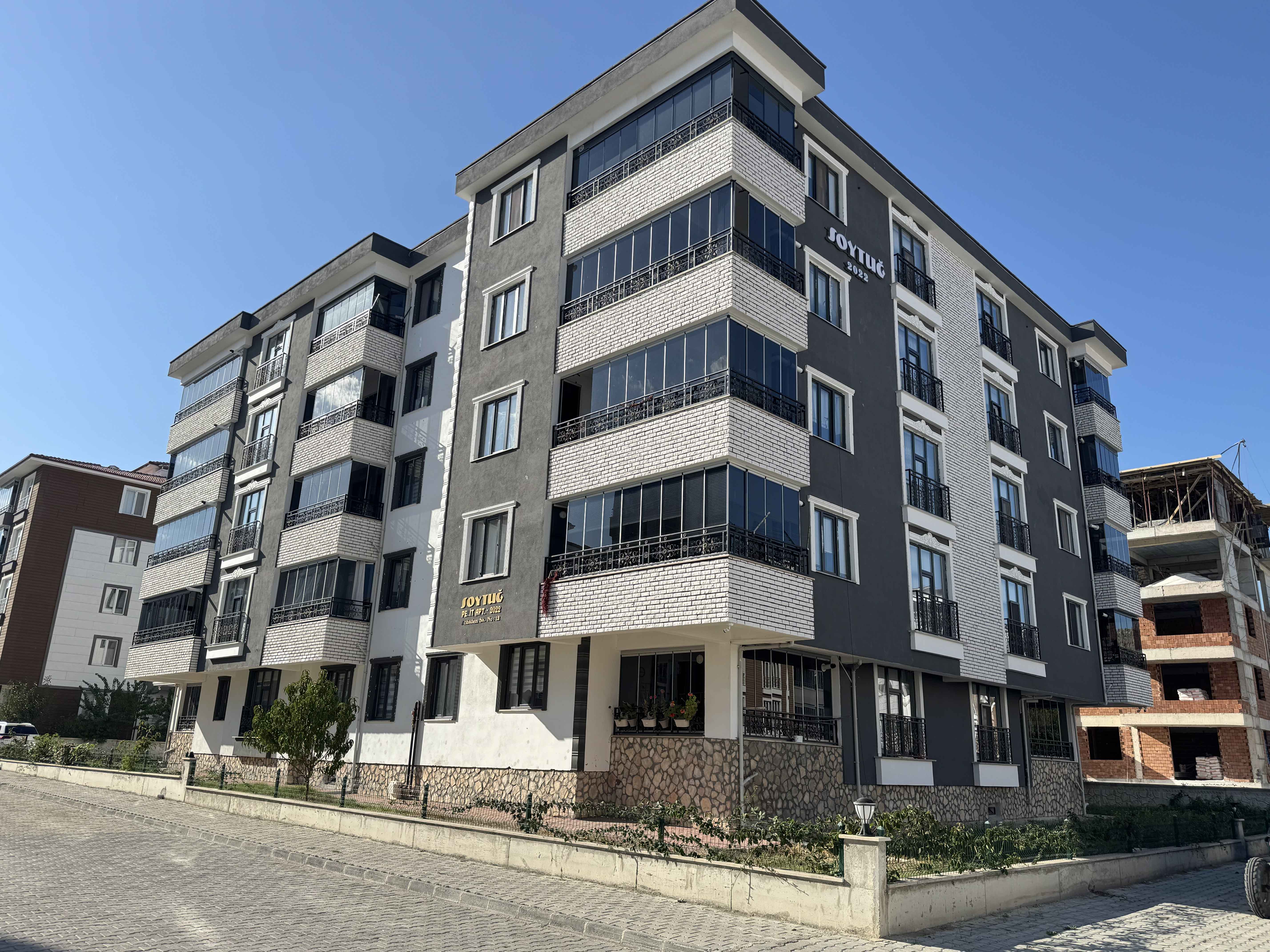 Pelit Apartmanı 15 Daire